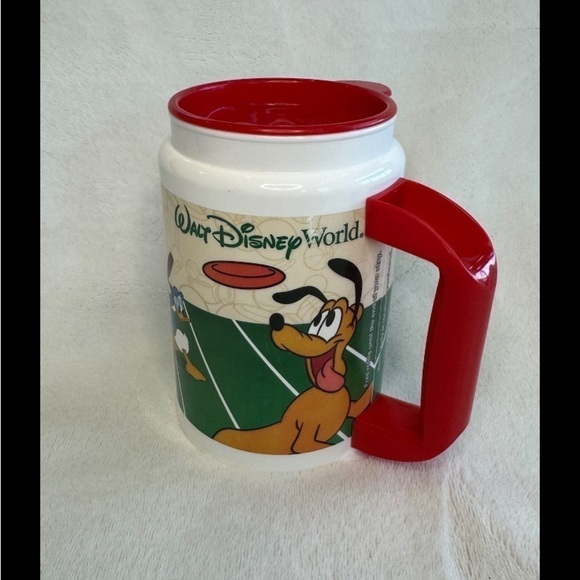 Vintage Coca Cola Walt Disney World All Stars Resort plastic mug with lid - Picture 1 of 7